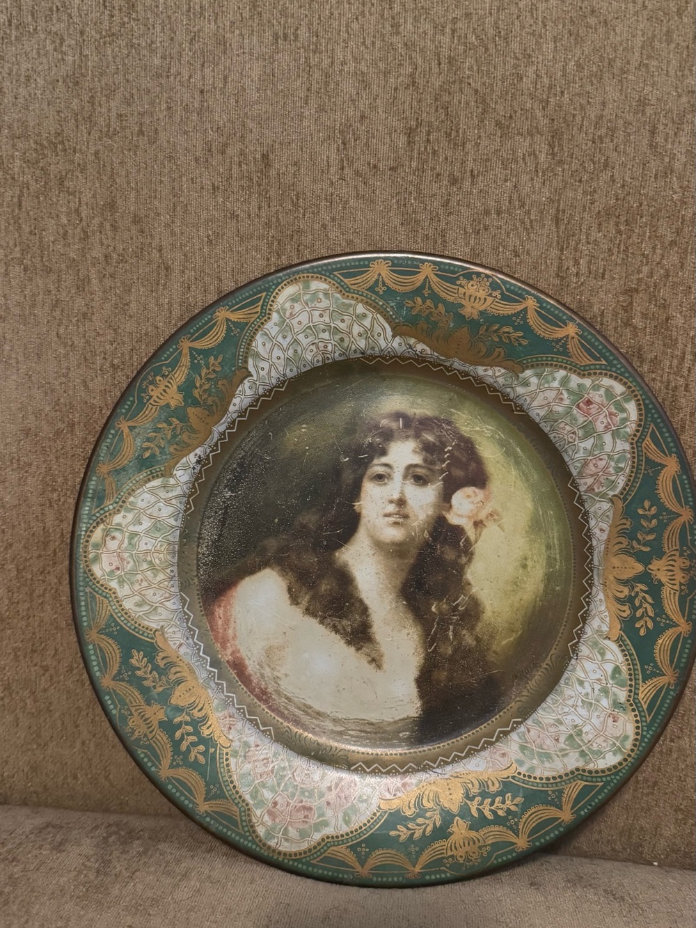 1905 antique Decorative Vintage Portrait Plate in Green and Gold